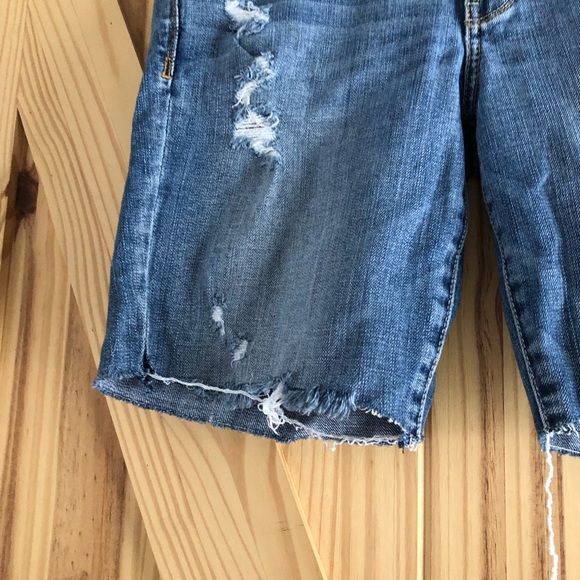 Distressed Denim shorts. American Eagle. Size 8. - Picture 2 of 4